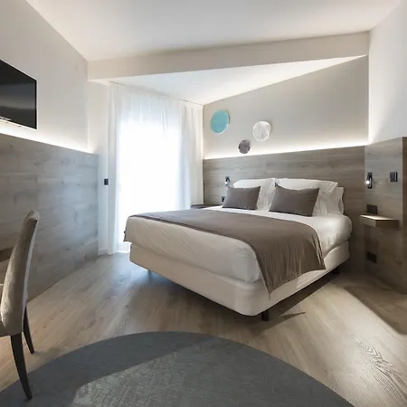 Hotel & Terraza 4 Sup
