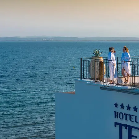 מלון & Terraza 4 Sup 4*