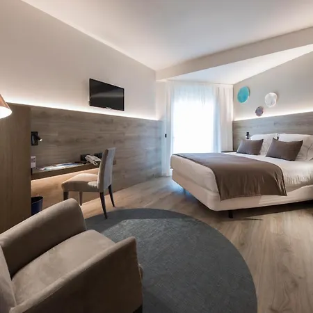 Hotel & Terraza 4 Sup 4*