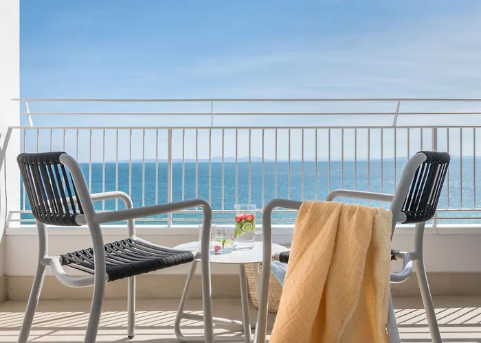 Ξενοδοχείο & Terraza 4 Sup 4*